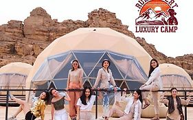 Rum Desert Luxury Camp & Bubble Room